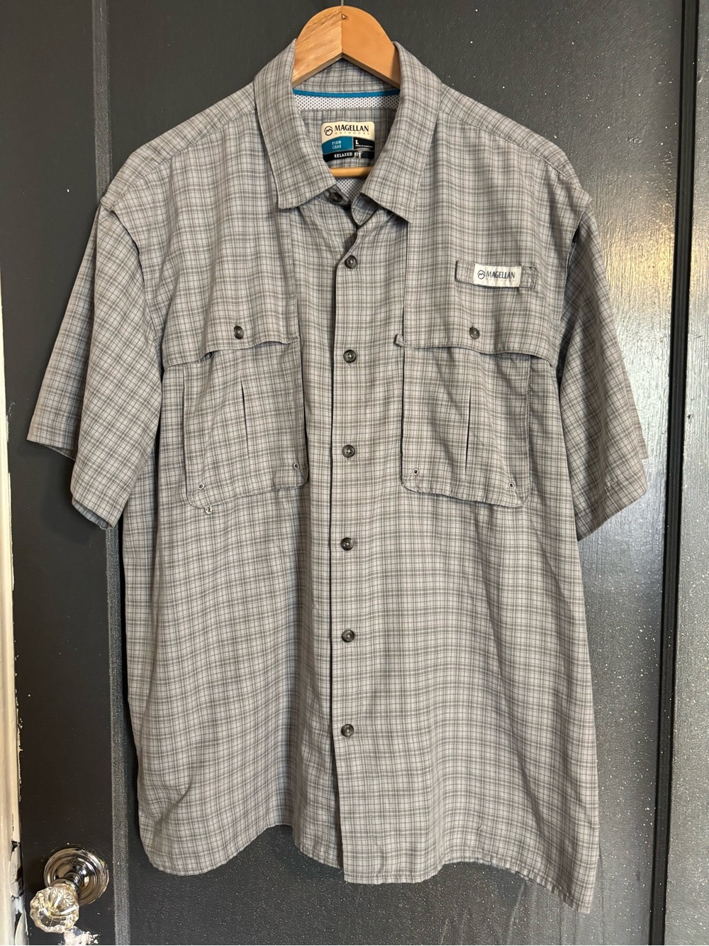 Magellan Outdoors Men's Light Gray Plaid Short-Sleeve Button-Down Shirt